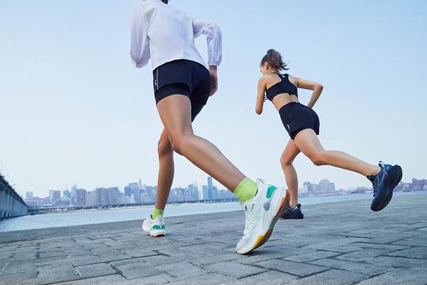 휠라, 퍼포먼스 러닝화 '휠라 뉴런' 출시 1517-Image