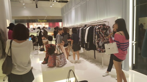 편집숍 '쿤' AK 분당점 1층에 오픈 679-Image