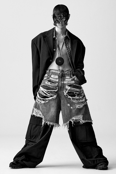 준지, 2023 S/S 테마 ‘JUUN.JEANS’ 컬렉션 공개 726-Image