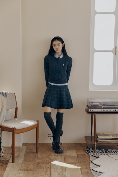 후아유, 오마이걸 유아와 함께 한 F/W 화보 공개 932-Image