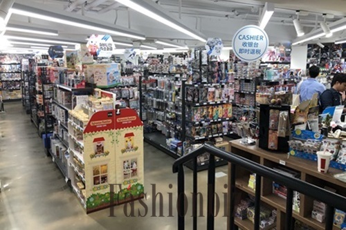 홍대 ‘엘큐브’ 패션→게임 리뉴얼 후 생긴 변화는? 2191-Image