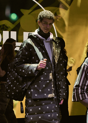 한국인 유니안 CD의 ‘메종키츠네’ 19 F/W 컬렉션 1170-Image