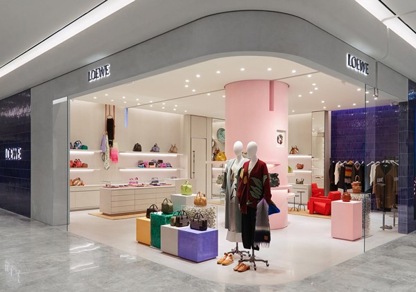 로에베, 신세계 경기점에 신규 스토어 오픈 3-Image