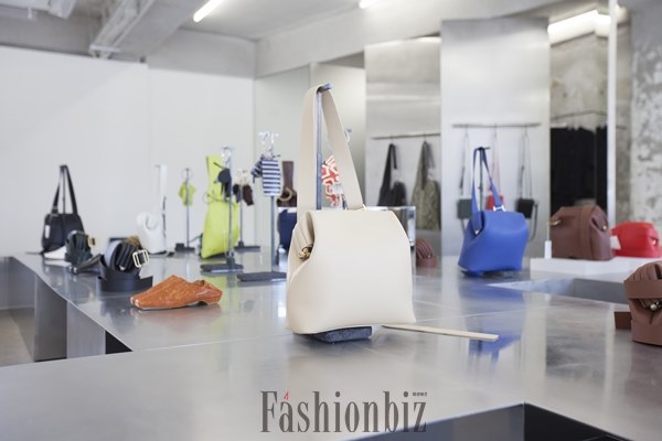 온라인 핸드백 '오소이' 플래그십 리뉴얼 오픈 856-Image