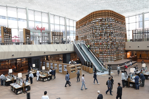 코엑스몰 '별마당도서관' 연5억 운영비 효과볼까? 1157-Image