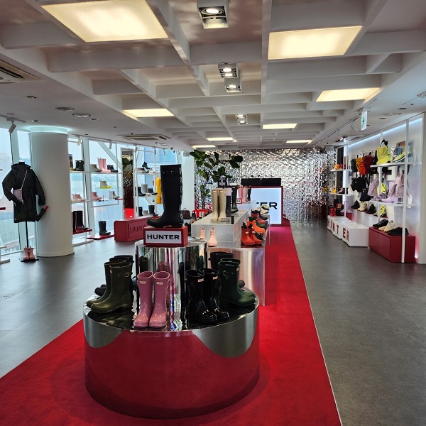 레인부츠 헌터, 플랜테리어 한남 플래그십스토어 오픈 557-Image