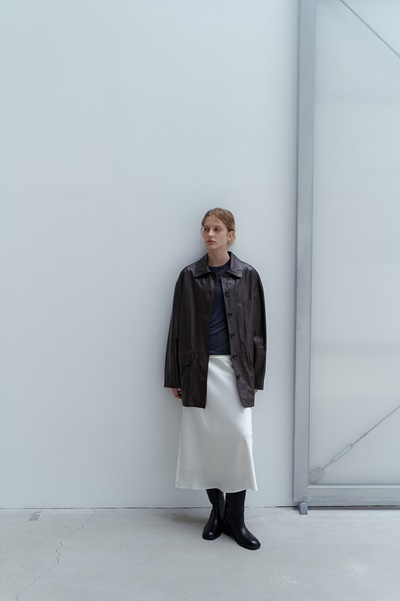 여성 컨템 '유라고(URAGO)' 2023 F/W 공개 3-Image