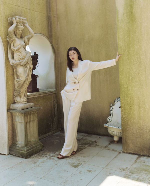 확 달라진 LF 닥스, 여행 테마 여름 화보 공개 885-Image