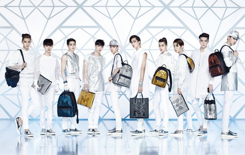 핸드백 시장, 소재 차별화 살 길! 1228-Image