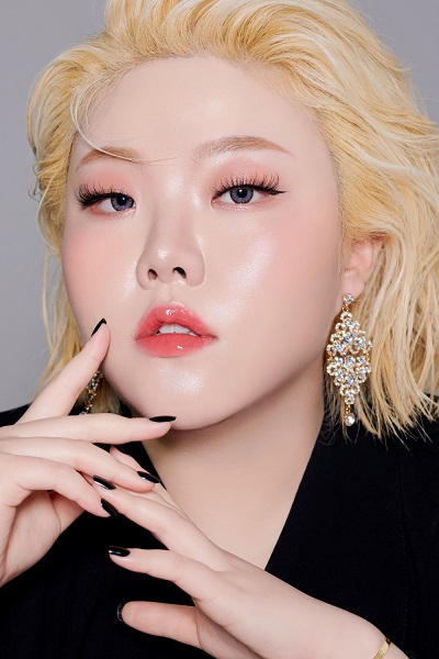 크리에이터 ‘홀리’ 레페리와 다시 손잡는다 3-Image