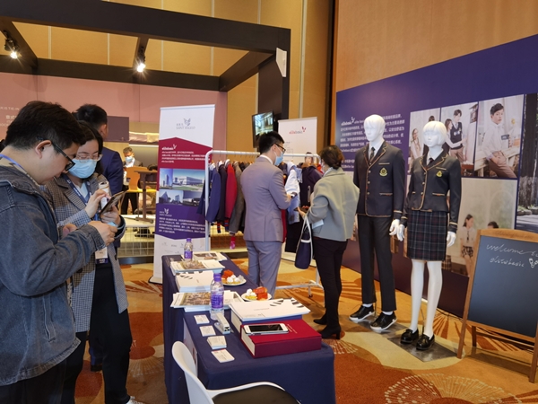 형지엘리트, 中 학교산업 전시회서 K-교복으로 호평 692-Image