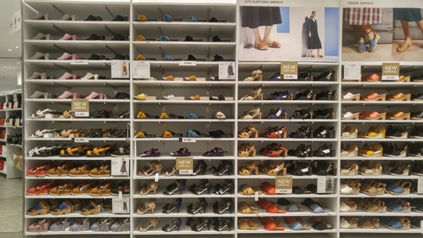 하반기 상륙하는 SPA 'GU' 일본 매장 현장 스케치 1073-Image