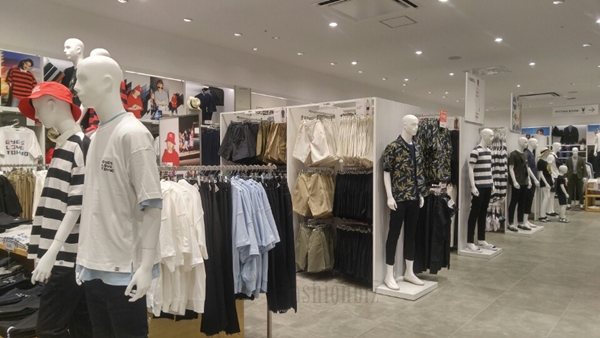 하반기 상륙하는 SPA 'GU' 일본 매장 현장 스케치 1233-Image