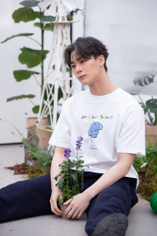 네이키드니스, ‘아스트로 문빈’ 직접 디자인 참여한<br> 22시즌 썸머 컬렉션 화보 공개 3-Image