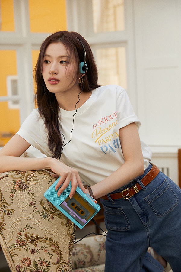 르니나, 새 뮤즈 ‘사나’와 함께한 봄 시즌 화보 공개 1036-Image