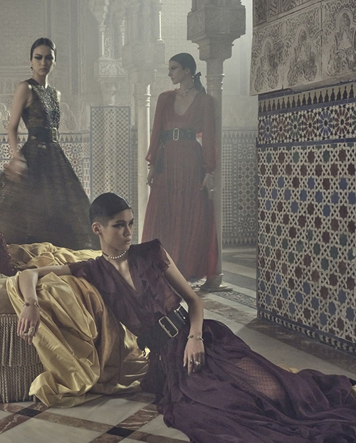 모델 조윤서, <BR>2023 디올 크루즈 컬렉션서 생동감 넘치는 룩 선보여 89-Image