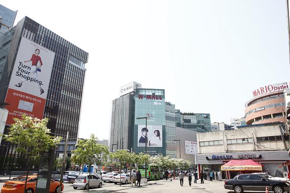 롯데 가산동 진출 향후 시장 판도는? 1796-Image