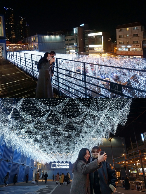 건대 '커먼그라운드' 30만개 눈꽃 점등 화제 471-Image