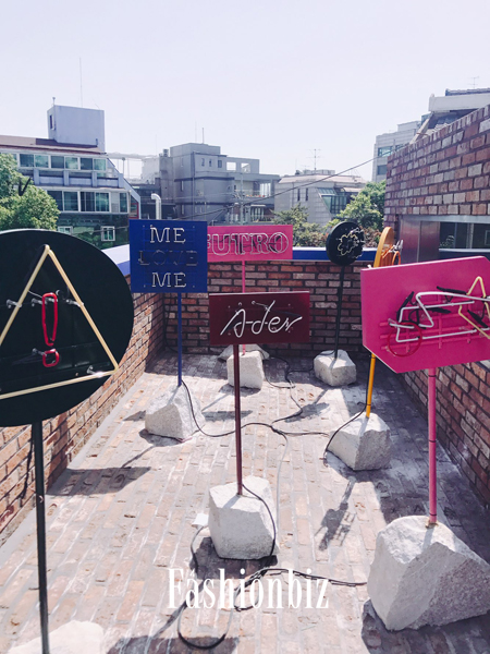 「아더에러」  서울 홍대 플래그십스토어 리뉴얼 오픈 1147-Image