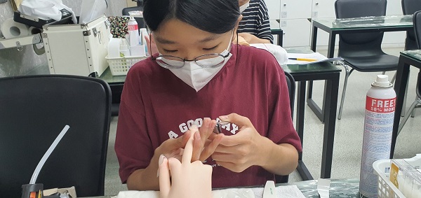 영등포 아름다운 사람들 미용학원,<br>13세 최연소 최단기간 자격증 취득자 배출 409-Image