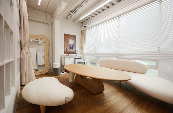 '일할 맛 나네' 아비에무아, 복지 & 신사옥 눈길 2616-Image