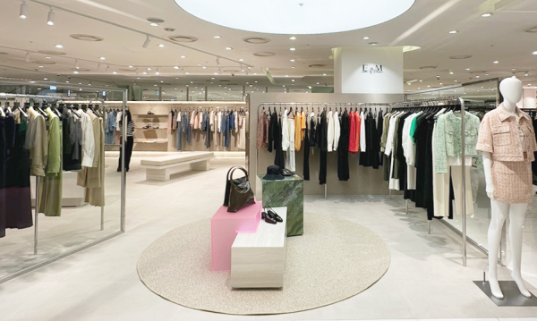 영컨템 브랜드 'E.B.M' 롯데백화점 잠실점 매장 오픈 3-Image