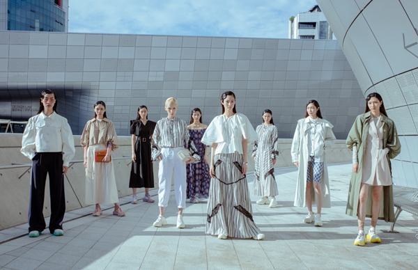 이청청 '라이' 런던패션위크 무대 올라 618-Image