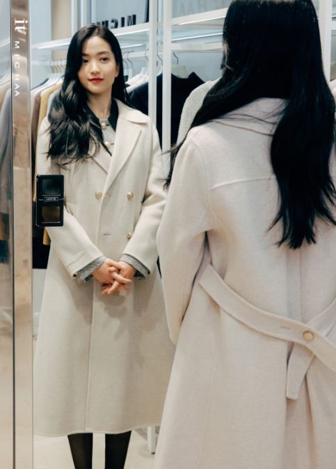 김태리, 백화점 매장 포착! 숨길 수 없는 러블리한 매력 466-Image