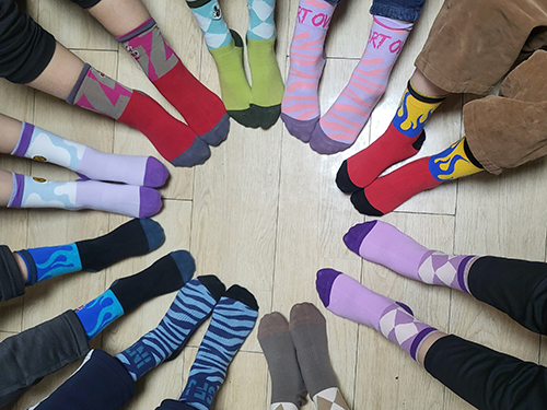 싹스오버왓에버, 자립준비청년을 위해 레그웨어 기부 4-Image