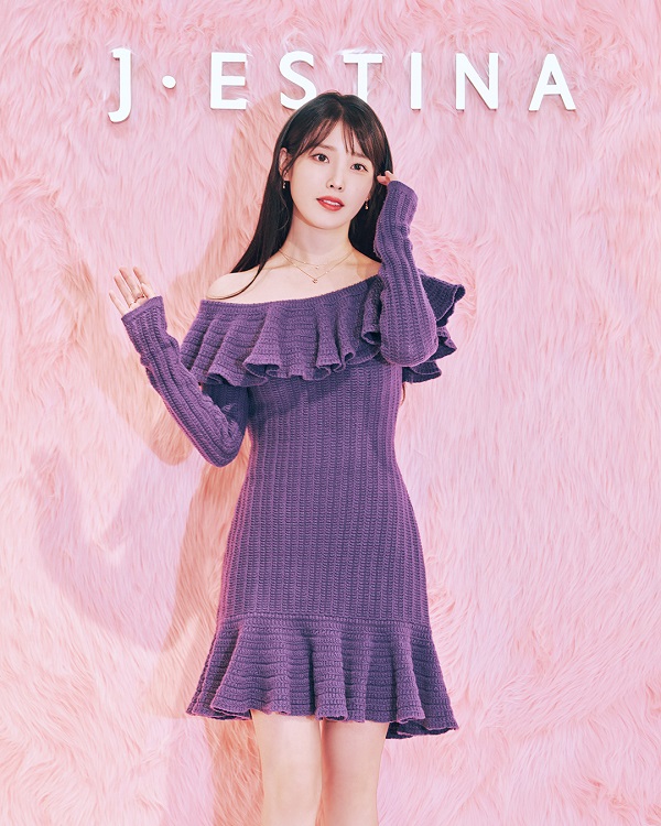 제이에스티나 홀리데이 팝업스토어 오픈 기념, 뮤즈 아이유 참석 85-Image