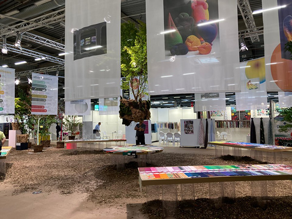 텍스월드파리서 K-섬유 인기‘후끈’<br> 580만불 현장 계약, 코로나 이후 최대성과 거둬 686-Image