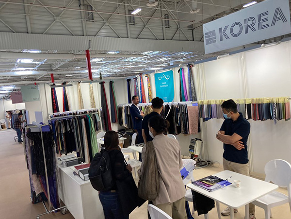 텍스월드파리서 K-섬유 인기‘후끈’<br> 580만불 현장 계약, 코로나 이후 최대성과 거둬 1387-Image