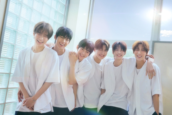 캉골, 뉴 모델로 대형 신인 '투어스' 발탁 3-Image