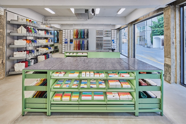 리사이클 가방 프라이탁, 서울 압구정 신규 매장 오픈 569-Image