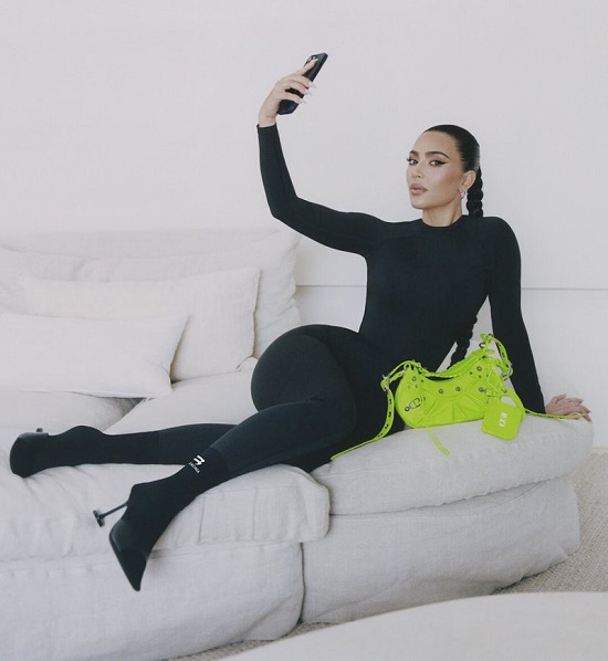 발렌시아가, 킴 카다시안 등 셀럽 광고 캠페인 3-Image