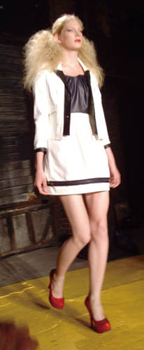 「DVF」 출신 네이튼 젠덴 주목! 3-Image