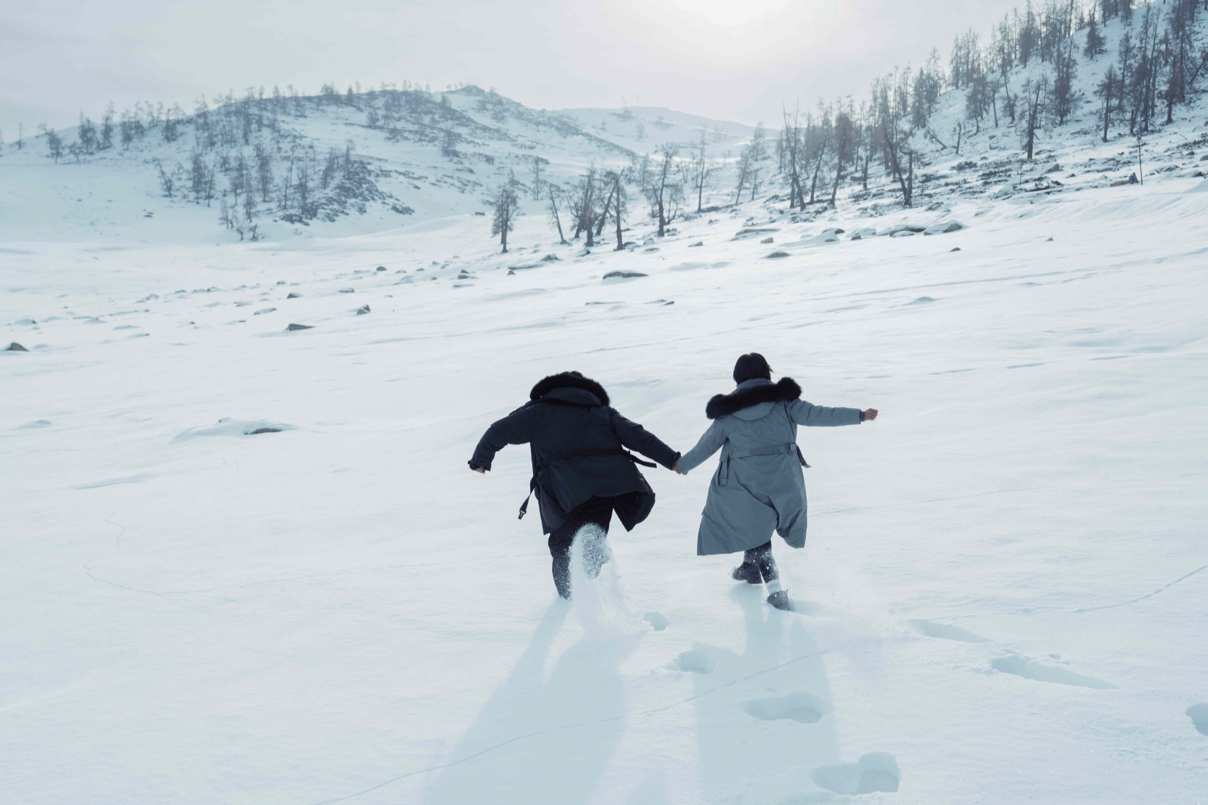 '대장 다운 등장' 코오롱스포츠, 시그니처 '안타티카' 업그레이드 출시 - 뉴스 썸네일 이미지