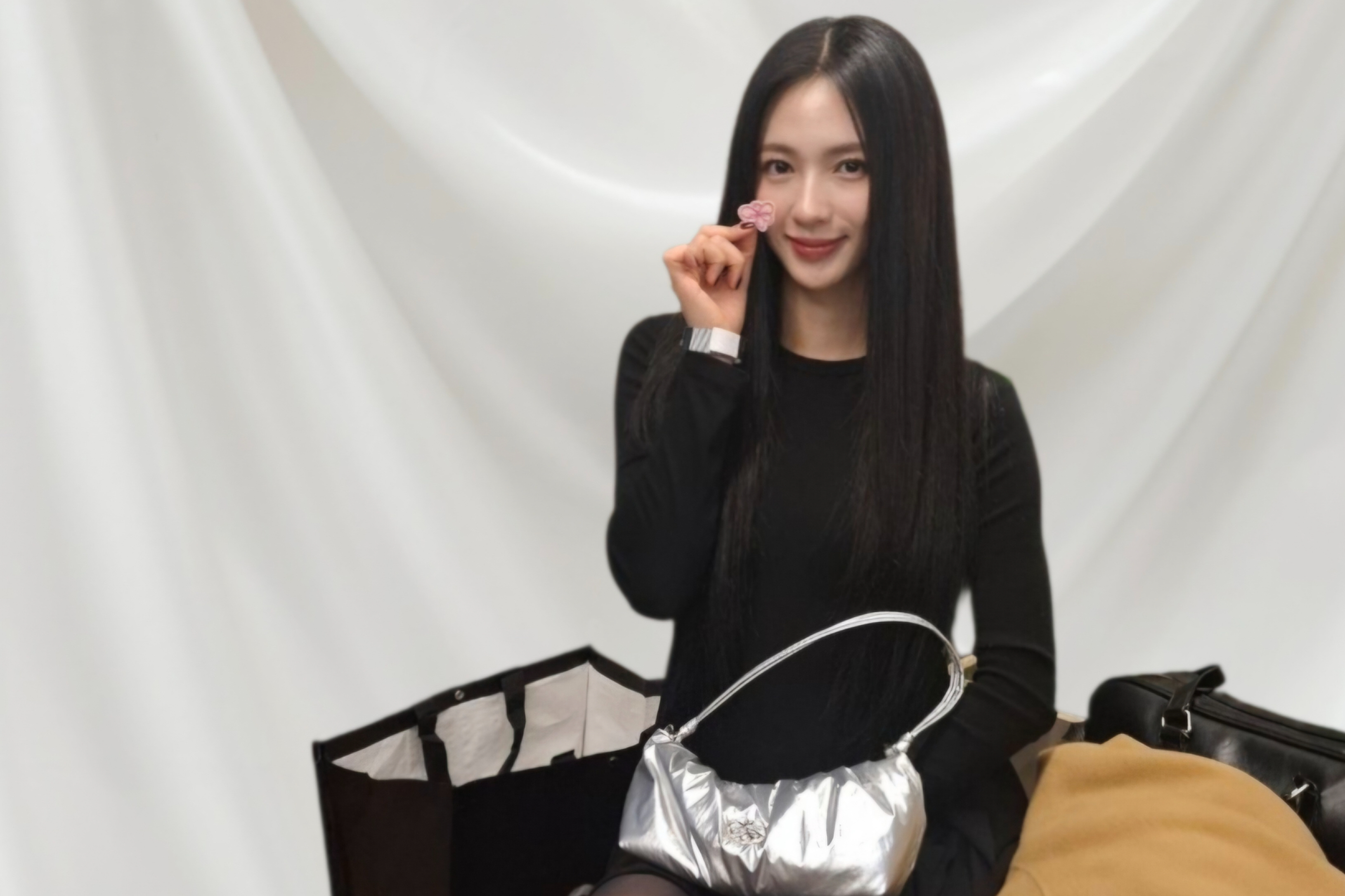 디셈버, 어비험즈 엠버서더로 걸그룹 체리블렛 '허지원' 발탁 - 뉴스 썸네일 이미지