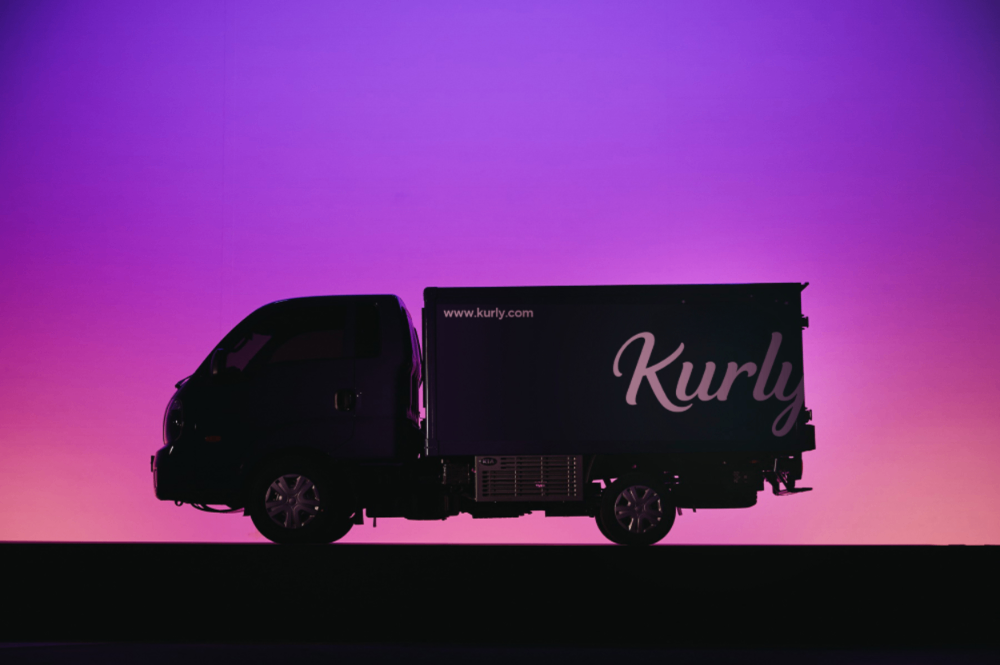 IPO 앞둔 컬리... 김슬아 대표 남편, 수습직원 성추행 혐의 기소 - 뉴스 썸네일 이미지