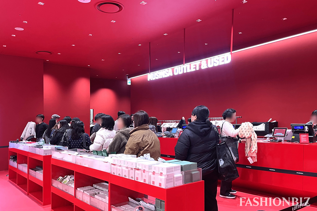 [르포] "이 가격 맞아요?"... 무신사 첫 아울렛, 롯데몰 은평 들썩 - 뉴스 썸네일 이미지