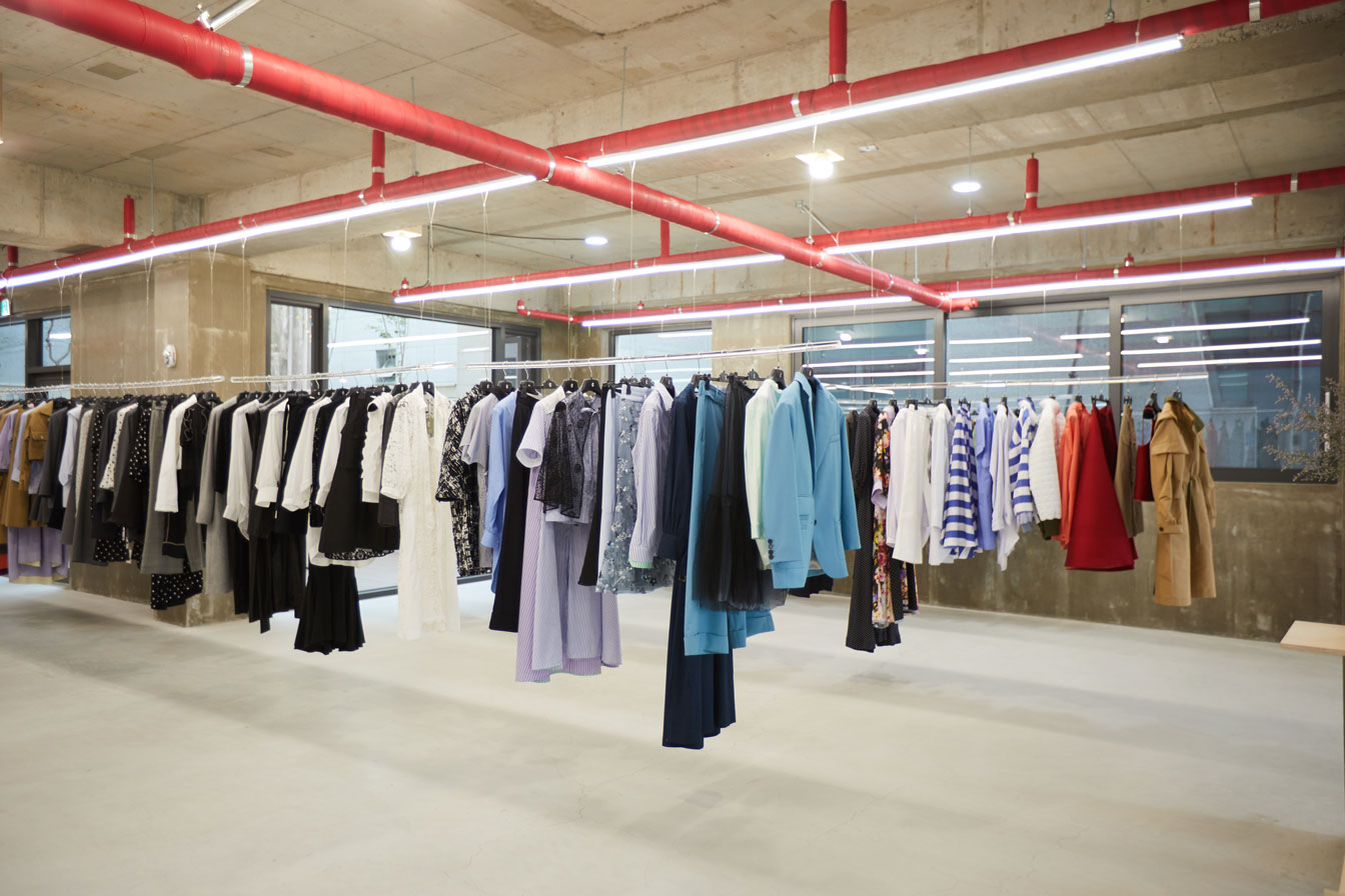 ‘재고 제로’ 패션 뉴 하이웨이 ‘J.크리켓’ 화제  2165-Image