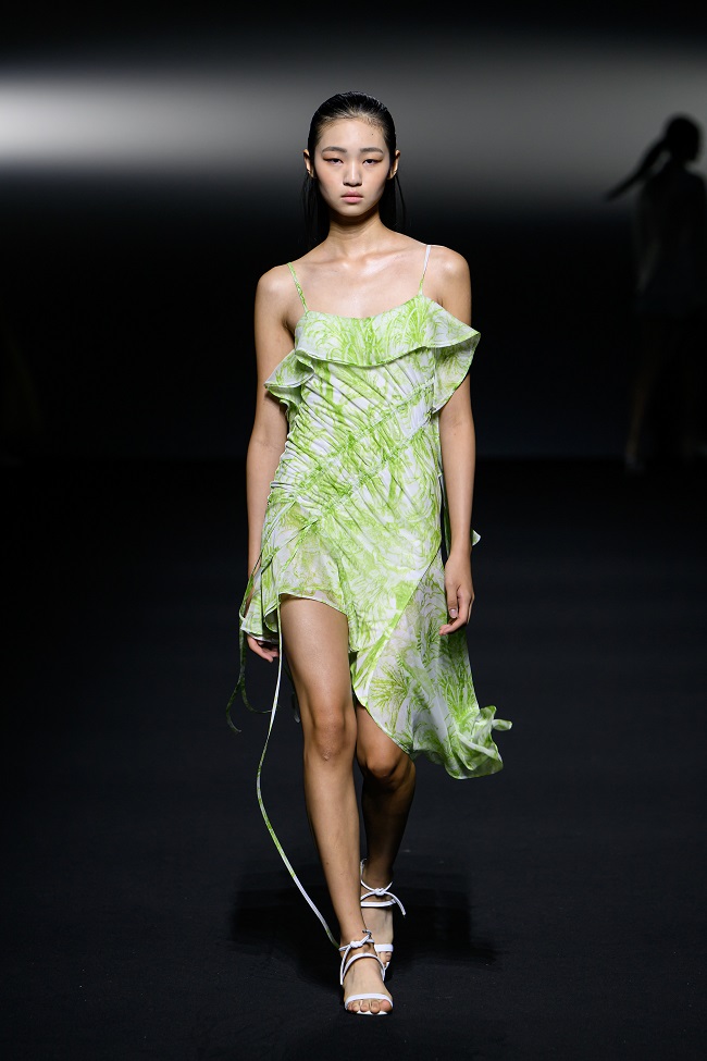 두칸 2025 S/S 서울패션위크, ‘DNA’로 새로운 패러다임 제시 660-Image