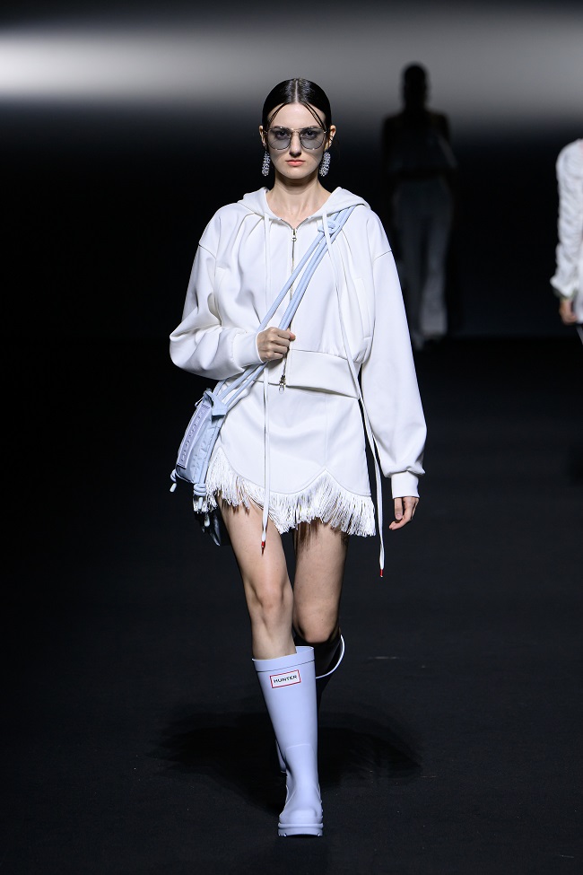 두칸 2025 S/S 서울패션위크, ‘DNA’로 새로운 패러다임 제시 1012-Image