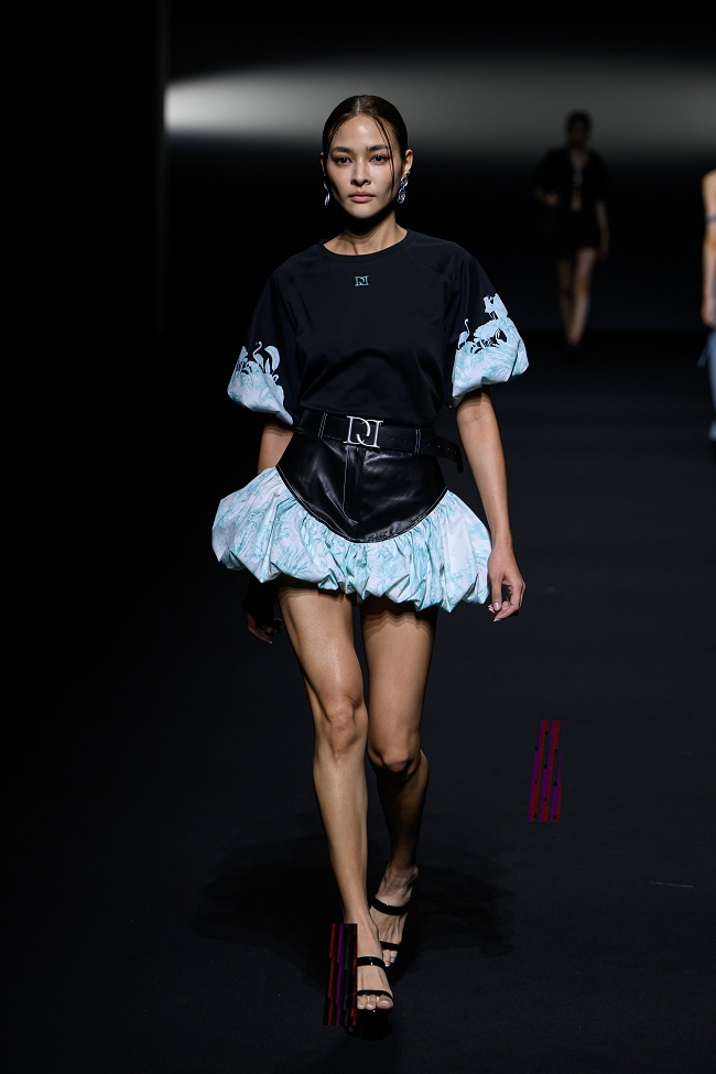 두칸 2025 S/S 서울패션위크, ‘DNA’로 새로운 패러다임 제시 1276-Image