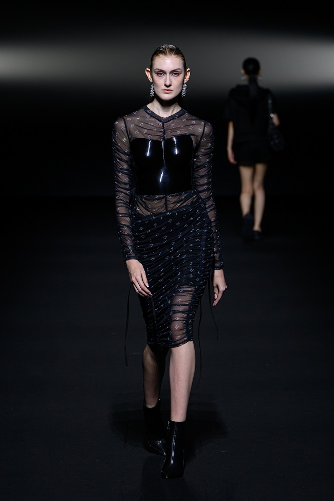 두칸 2025 S/S 서울패션위크, ‘DNA’로 새로운 패러다임 제시 1364-Image