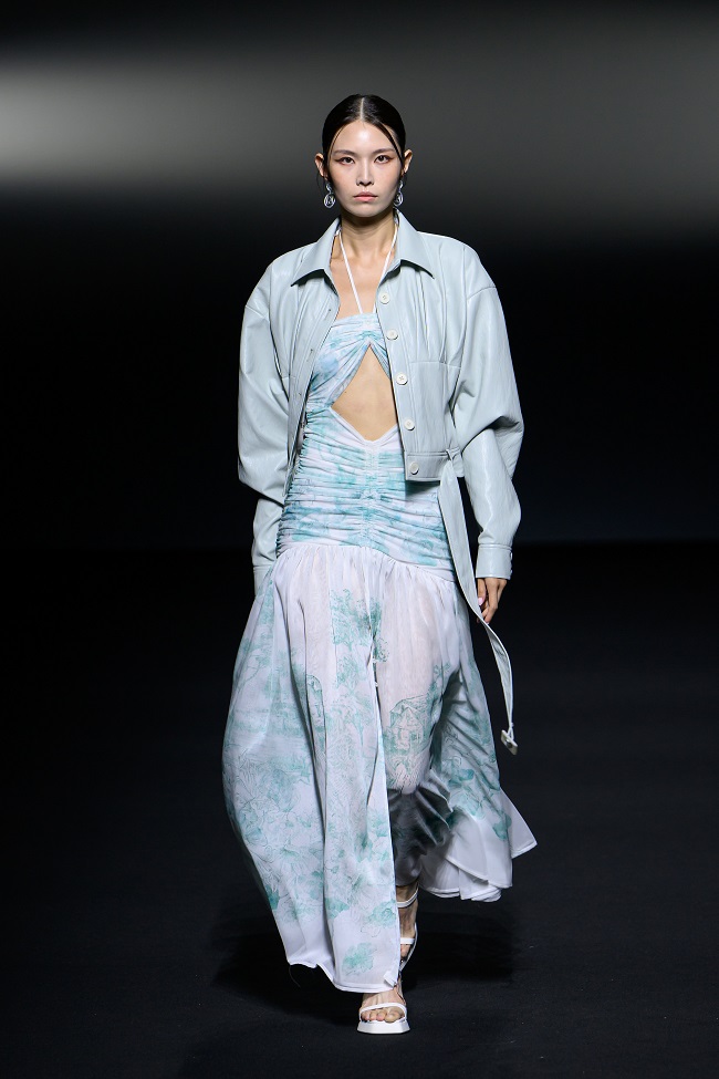 두칸 2025 S/S 서울패션위크, ‘DNA’로 새로운 패러다임 제시 2156-Image