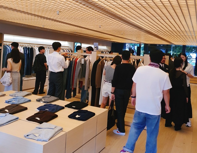 뉴 비즈니스 캐주얼 포터리, AW24 컬렉션 반응 뜨겁다! 3159-Image