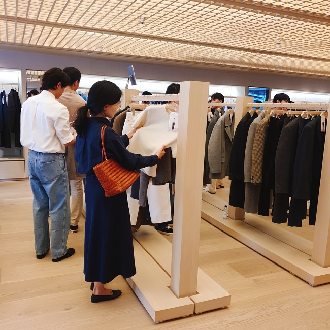 뉴 비즈니스 캐주얼 포터리, AW24 컬렉션 반응 뜨겁다! 3397-Image