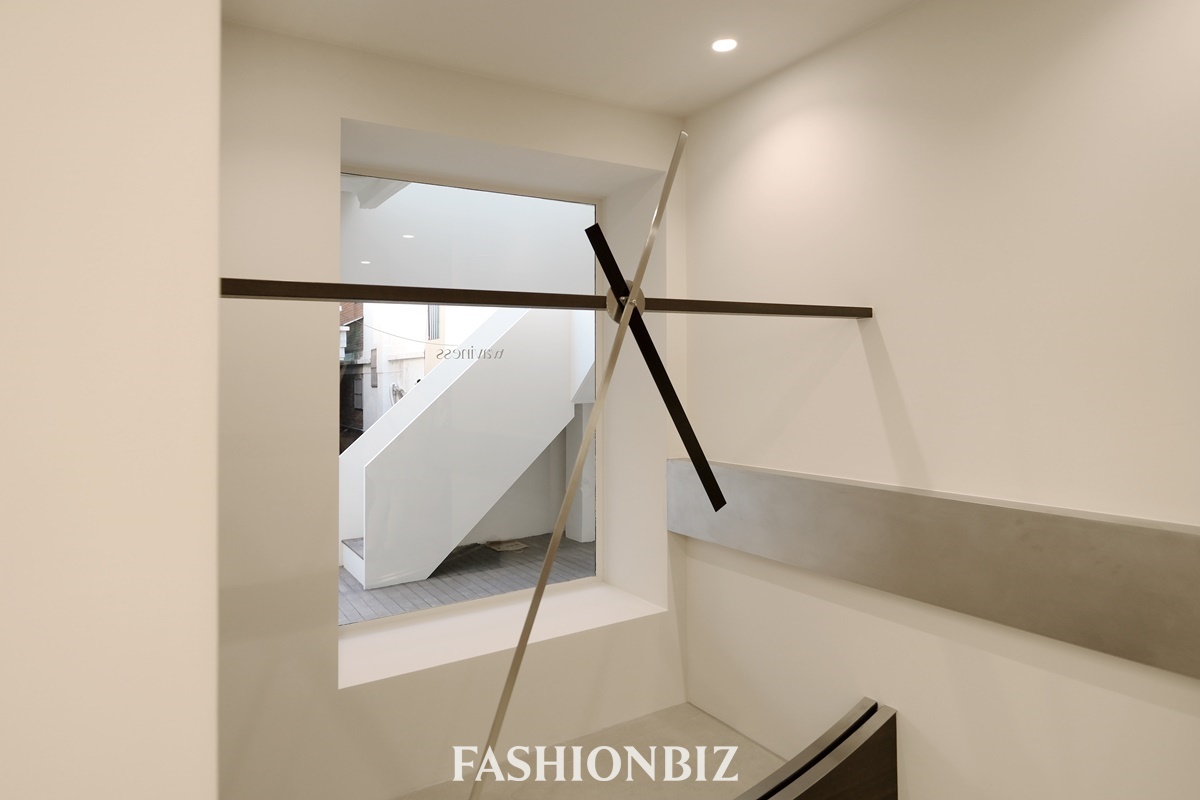 웨이비니스, 한남동에 첫 번째 플래그십스토어 오픈 1048-Image