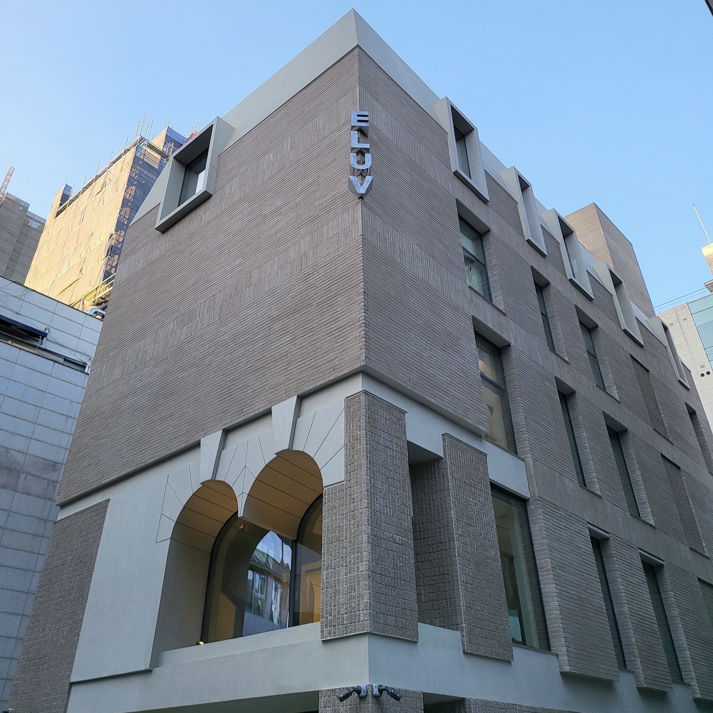 럭셔리 리셀 플랫폼 ‘엘러브 ELUV’  청담동 플래그십 오픈 27-Image